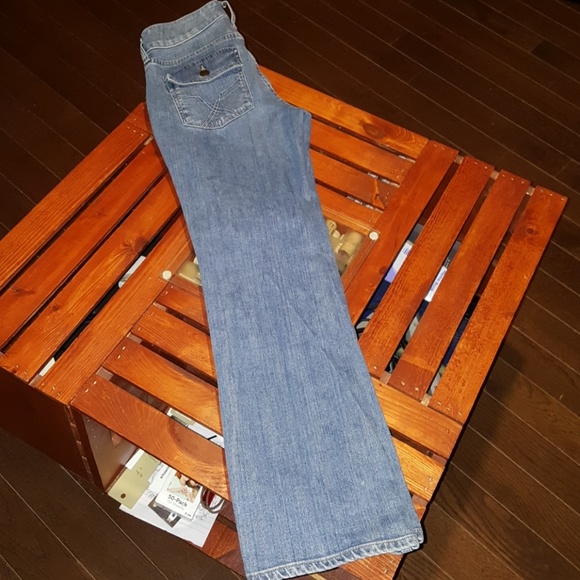 Gap curvy jeans. Never worn. - Picture 2 of 8